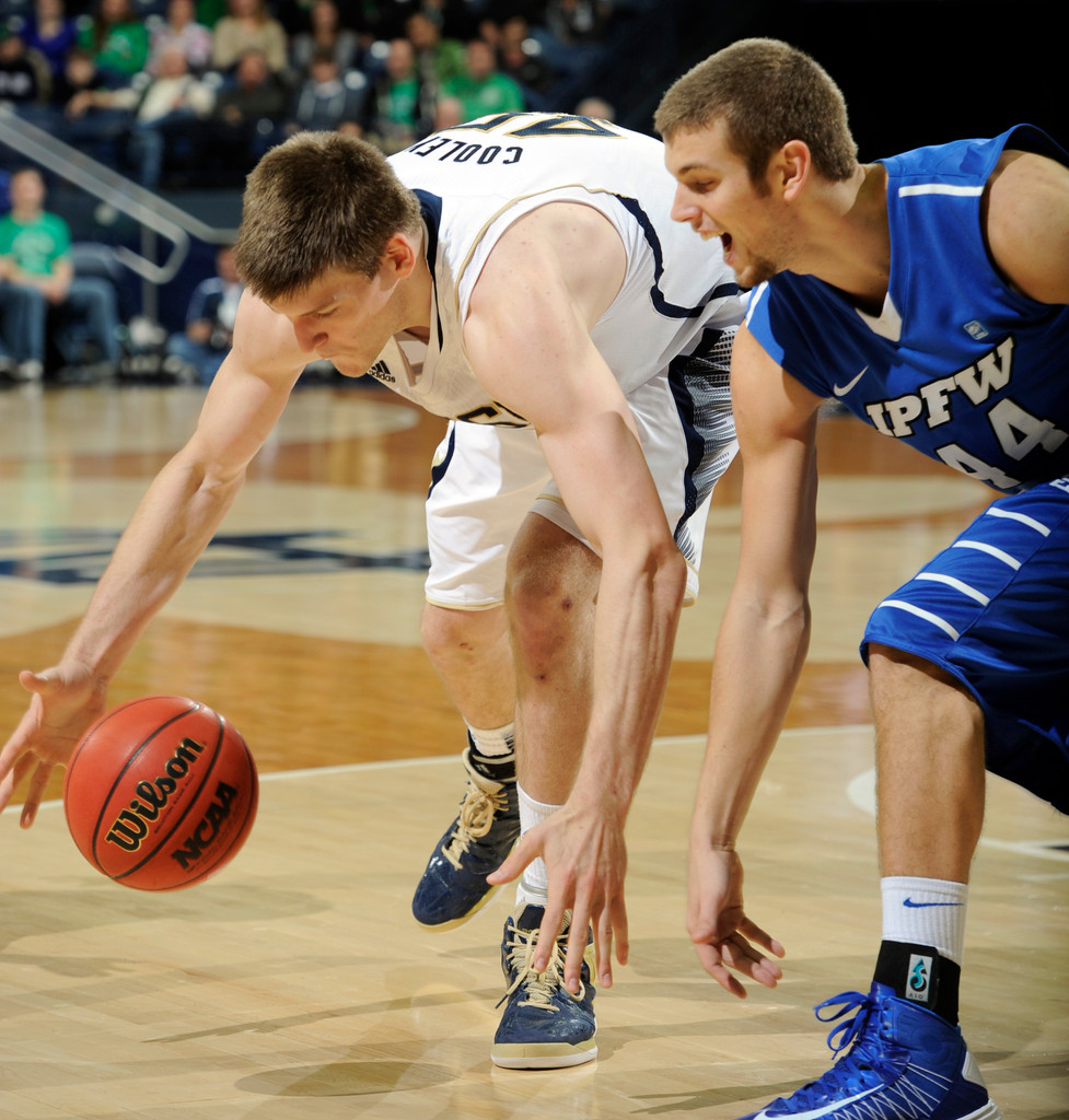 No. 22 Notre Dame Overpowers IPFW, 74-62 (AP)