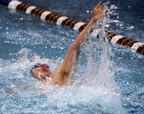 Notre Dame Surges Past Oakland, 179-119 Notre Dame won the 18th meeting with the Golden Grizzlies.