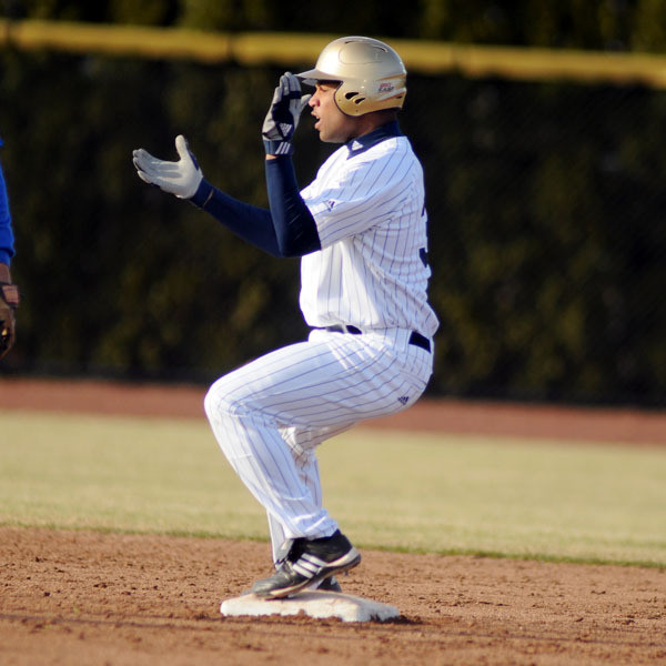 Irish Takes Doubleheader Opener Against West Virginia, 8-6 Sophomore Golden Tate.