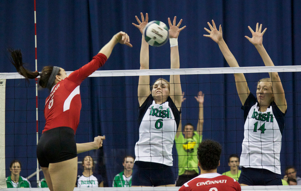 11/9 Volleyball vs Cincinnati