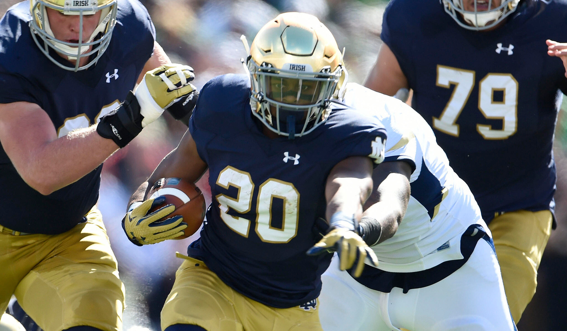 #8 Irish Defeat #14 Georgia Tech 30-22 C.J. Prosise's 91-yard touchdown run in the fourth quarter was the longest by an Irish player in Notre Dame Stadium history