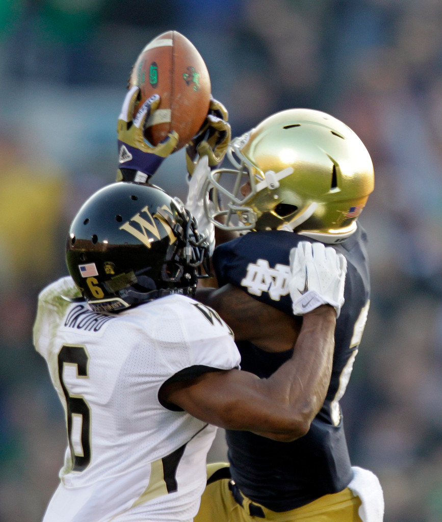 No. 3 Irish Remain Perfect, Overpower Wake Forest, 38-0 (AP)