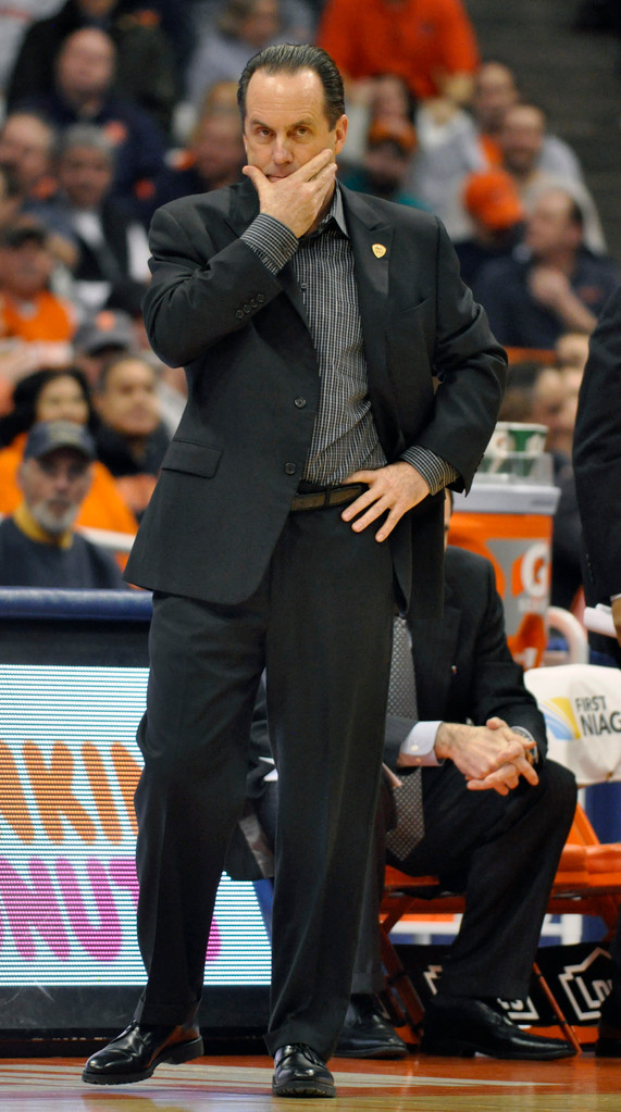 No. 25 Notre Dame Falls To No. 9 Syracuse, 63-47 (AP)
