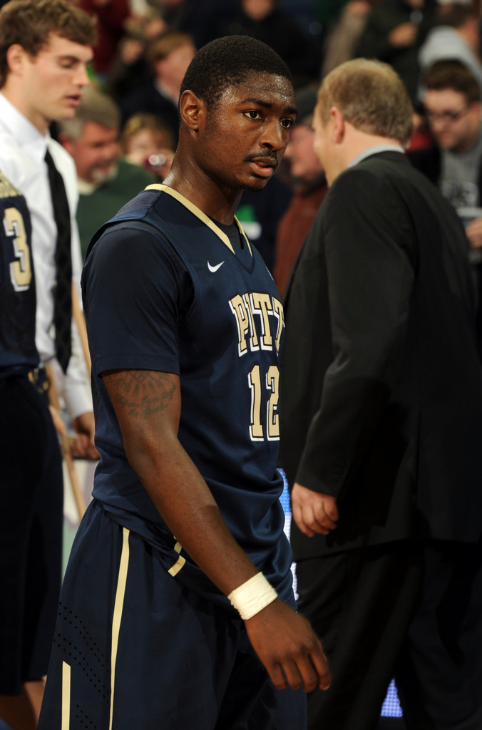 Dragicevich's 22 Help Irish Beat No. 22 Pittsburgh 72-59 (AP)