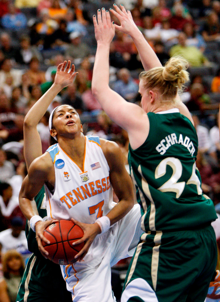 Tennessee Defeats Irish in Sweet Sixteen
