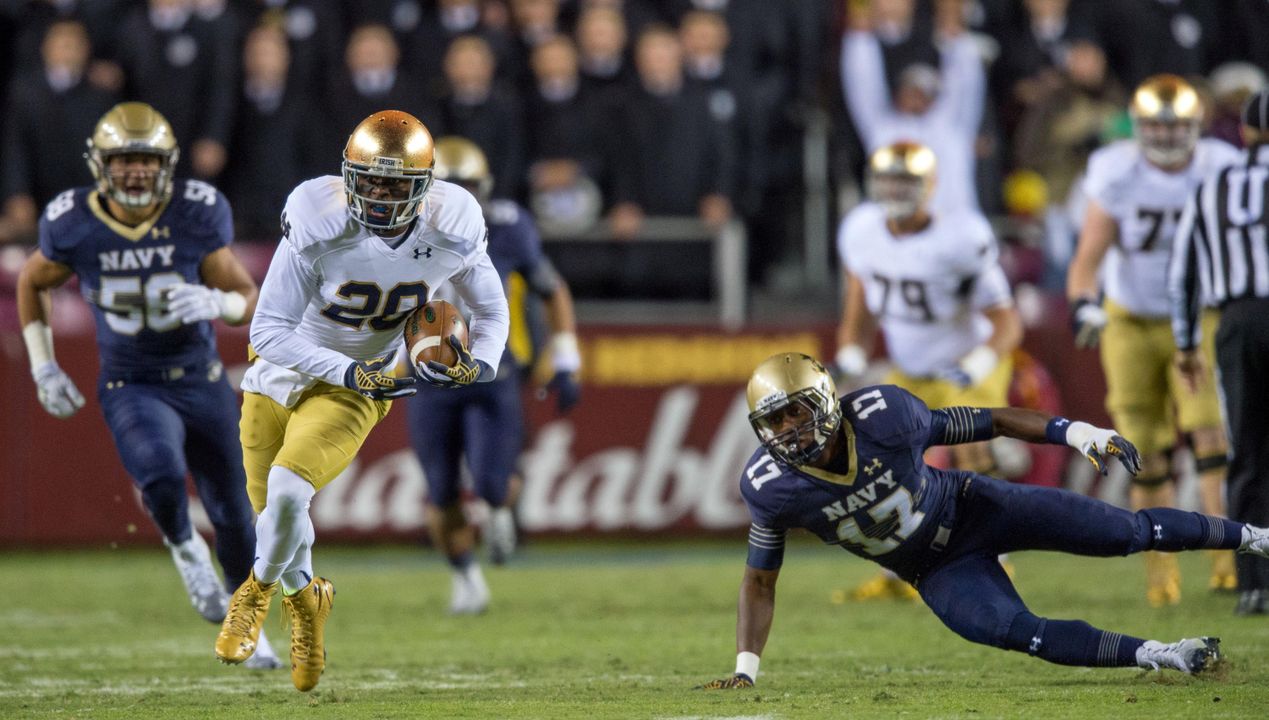 Notre Dame's C.J. Prosise catches a pass for a touchdown in the first quarter of the 2014 meeting at FedEx Field.