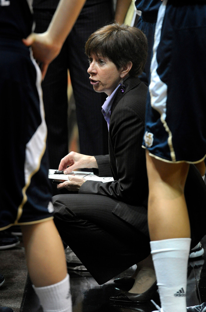 No. 3 Notre Dame Downs Mercer, 128-42 (AP)