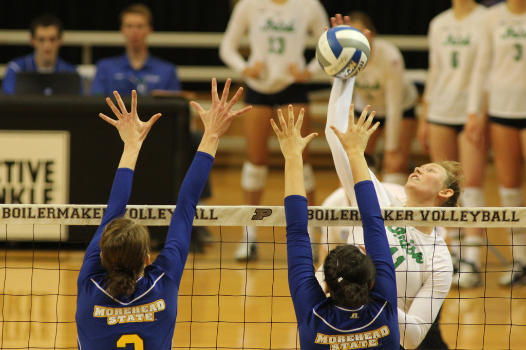 Notre Dame 3, Morehead State 2