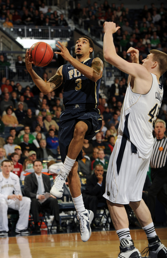 Dragicevich's 22 Help Irish Beat No. 22 Pittsburgh 72-59 (AP)