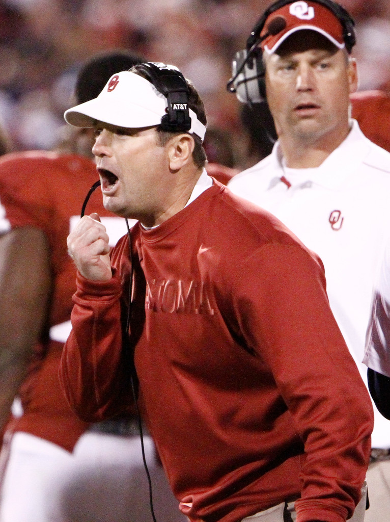 No. 5 Irish Defeat No. 8 Oklahoma, 30-13, to Stay Perfect (AP)