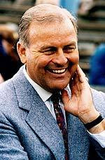 Former Athletic Director Mike Wadsworth To Be Honored This Weekend Mike Wadsworth, who passed away in 2004, is a 1966 Notre Dame graduate who played football for the Irish as an offensive and defensive lineman from 1963-65. He earned a monogram as a reserve defensive tackle in 1964 on Ara Parseghian's first Notre Dame team.