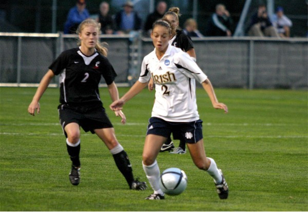 Hanks Leads Big Night From Freshmen As Irish Top Cincinnati, 4-0 Kerri Hanks had two goals and an assist in the win over the Bearcats, pushing her season totals to 15 goals and 34 points in just nine games played (photo by Pete LaFleur).