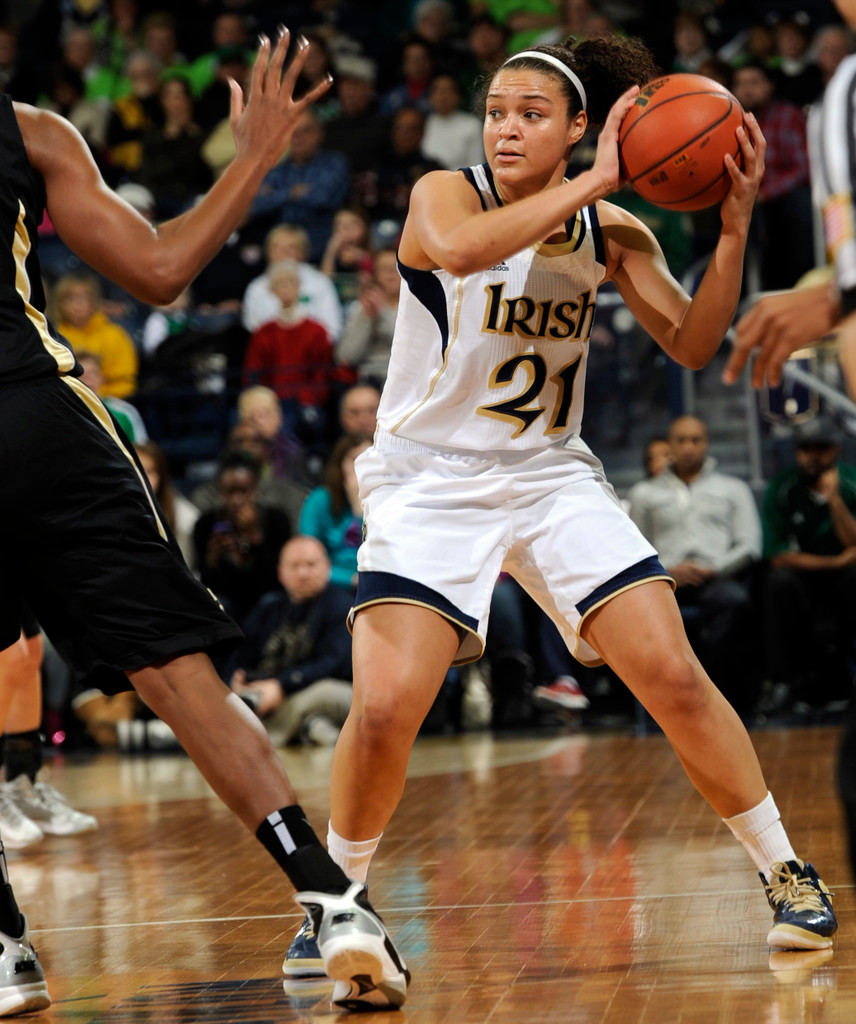 No. 5 Notre Dame Overpowers No. 11 Purdue, 74-47 (AP)