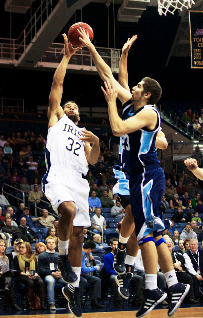 Mens Basketball vs Maine 12/8