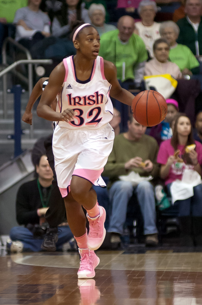 Notre Dame Women's Basketball tops Cincinnati on 02-02-2013