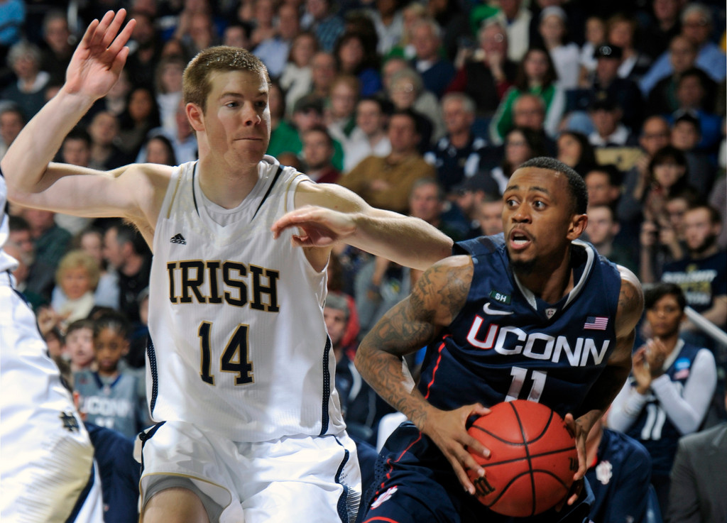 #17/16 Irish Fall To Huskies, 65-58 (AP)