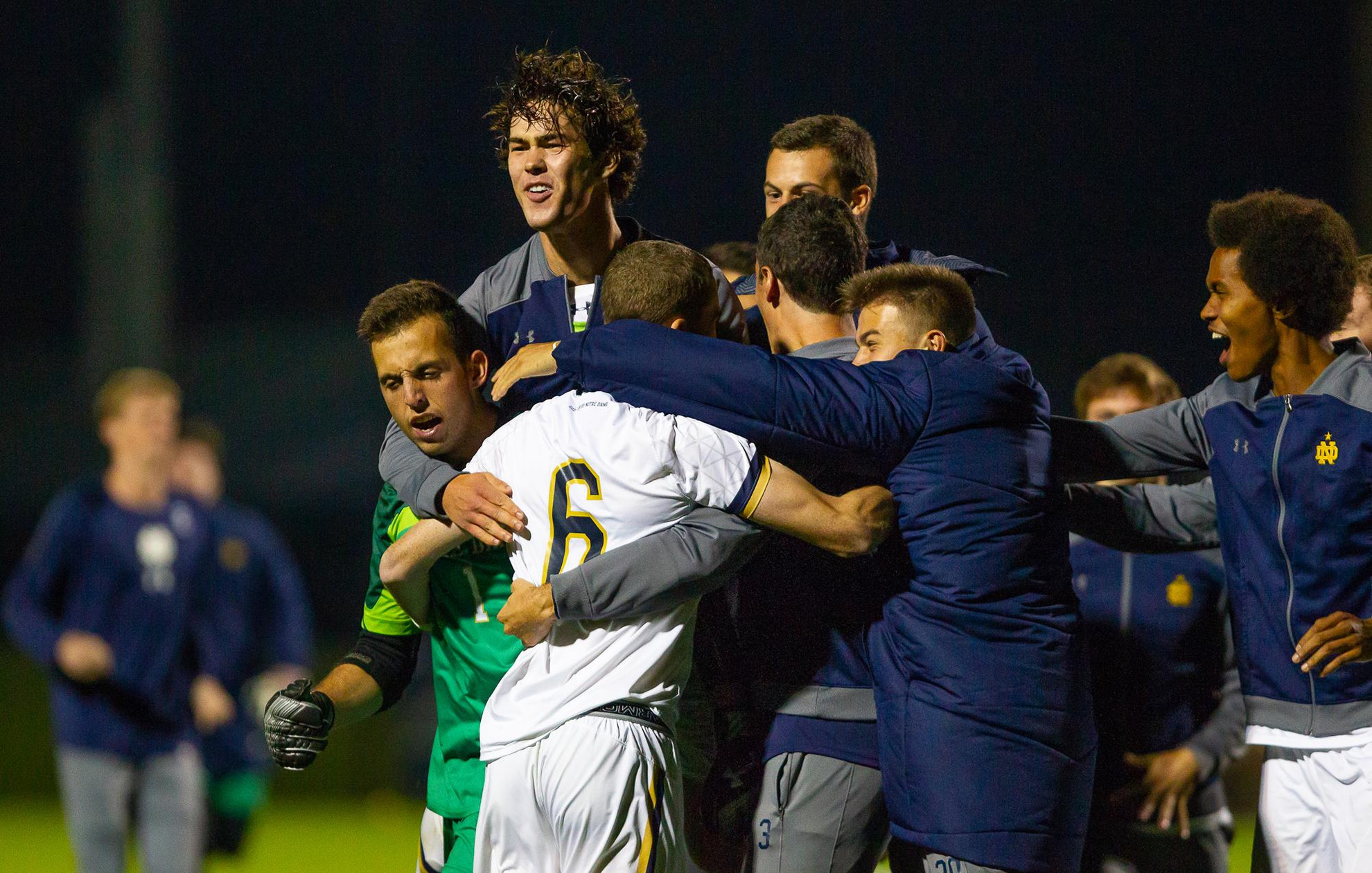 #15 Irish Knock Off #6 Louisville In Overtime, 2-1 Team Celebration vs. Louisville (10-6-18)