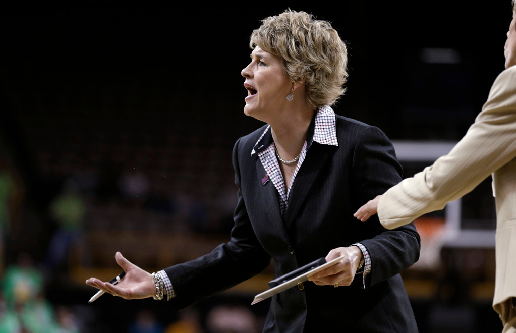 #2 Irish Overpower Iowa To Reach Sweet 16 (AP)