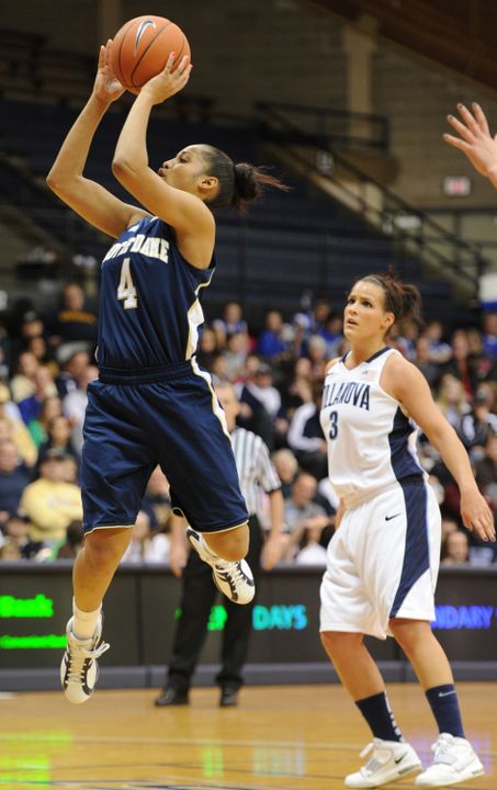 Sophomore guard Skylar Diggins averaged 16.0 points, 6.0 assists and a tournament-best 5.3 steals per game in last year's NCAA Championship, including a career-high 31 points in a second-round win over Vermont.
