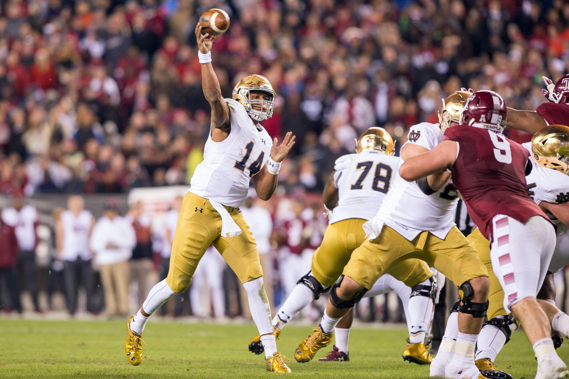 No. 9 Notre Dame tops No. 21 Temple, 24-20 Sophomore QB DeShone Kizer