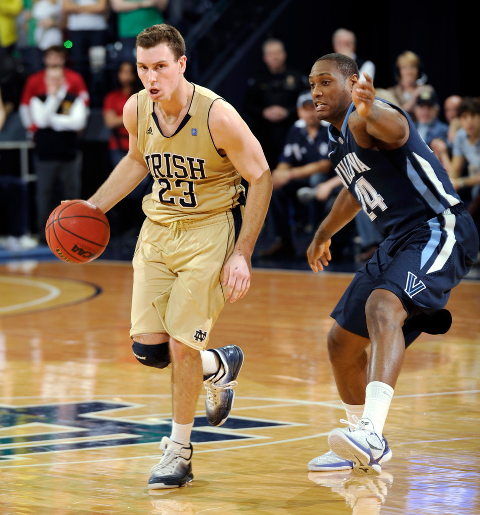 High Scoring Leads No. 8 Irish Past No. 19 Villanova, 93-72 (AP)