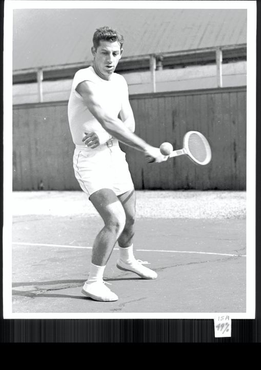 Former Irish All-American Jim Evert died of pneumonia on August 21, 2015 at the age of 91. Evert went on to become a legendary tennis instructor in Fort Lauderdale, Florida, with trainees including daughter Chris Evert.