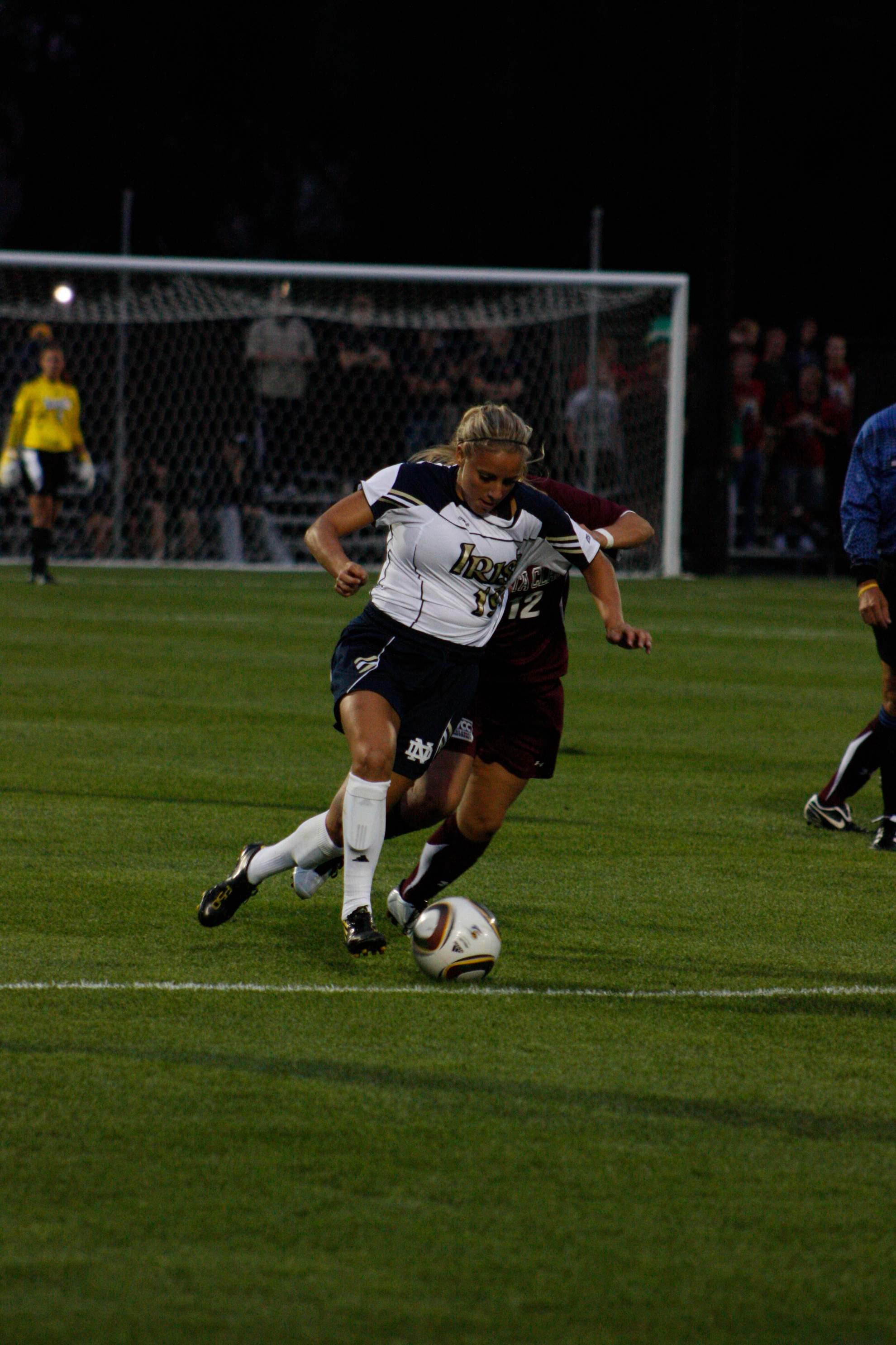 #4/5 Irish Strong At Both Ends In 1-0 Win At Villanova Freshman forward Adriana Leon scored her second goal of the season in the 23rd minute to lift Notre Dame to a 1-0 win at Villanova on Friday afternoon.