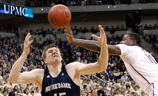 AP Photos: No. 15 Notre Dame at No. 2 Pittsburgh