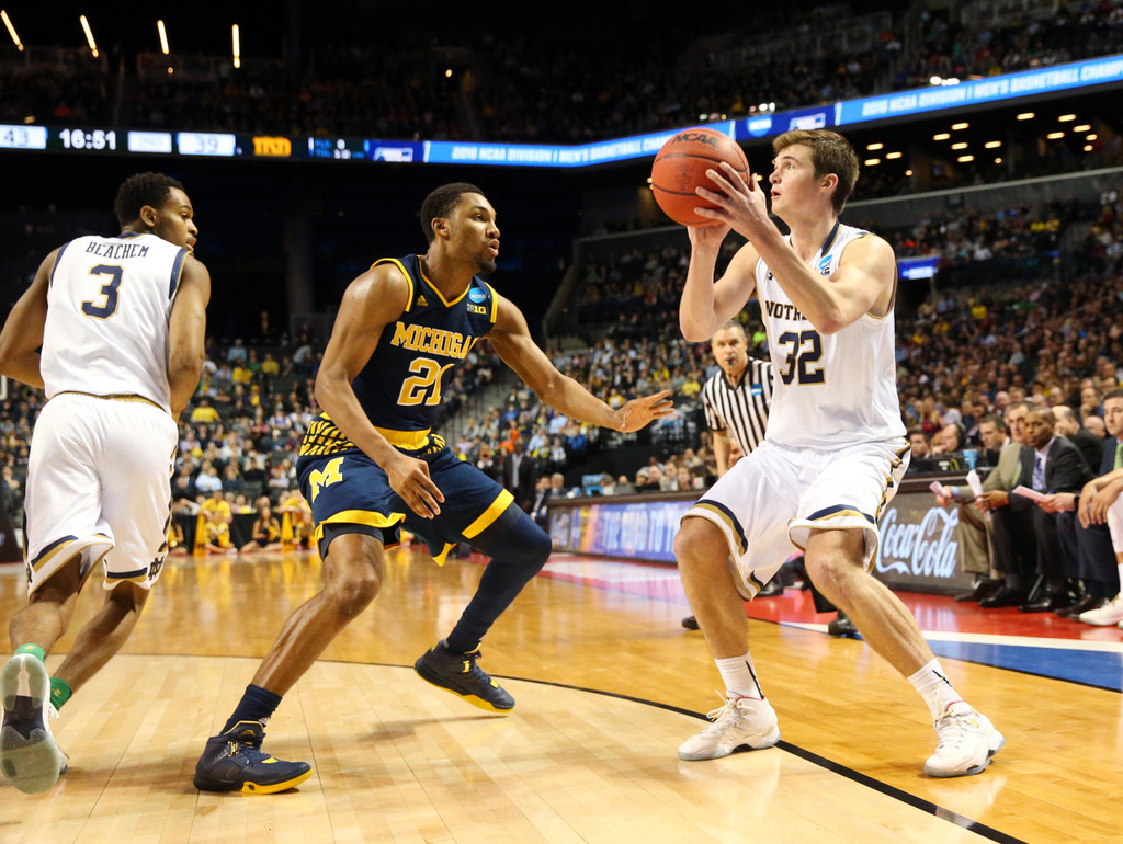 #6 Notre Dame Eliminates #11 Michigan