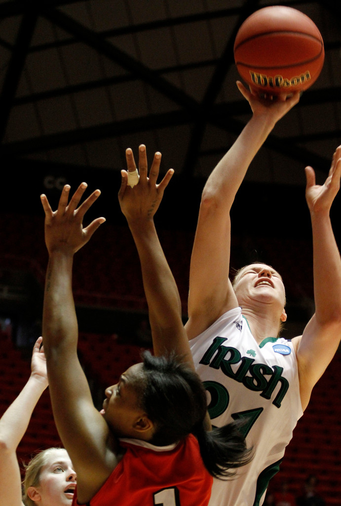 Irish Take Care of Utes 67-54, Advance to NCAA Second Round (AP)