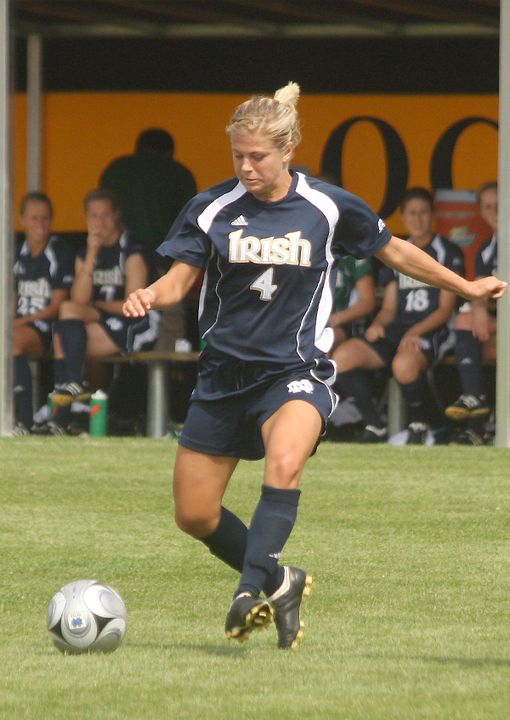 Junior forar Taylor Knaack added two more national weekly honors to her trophy case on Tuesday, earning recognition on the Soccer America National Team of the Week and as a CollegeSoccer360.com Primetime Performer.