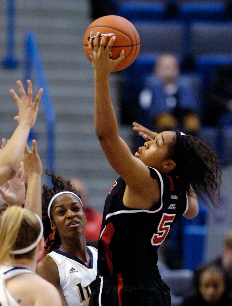 AP Photos: No. 7 Notre Dame vs. Louisville