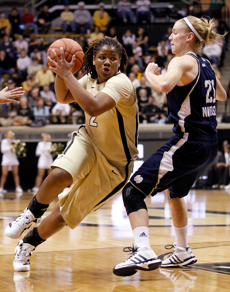 No. 3 Notre Dame Rolls Past No. 12 Purdue, 66-38 (AP)