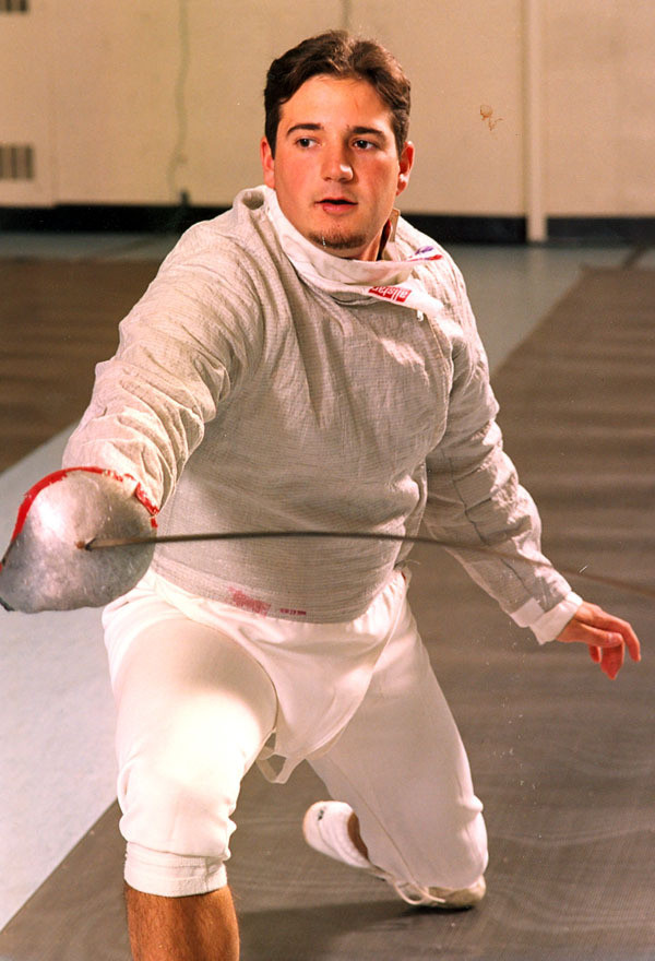 Luke La Valle Tribute: Notre Dame Mourns The Passing Of A Fencing Great Four-time sabre All-American and 1998 NCAA champion Luke La Valle lost his courageous battle with lung cancer on Dec. 31, 2008, passing away at age 30.