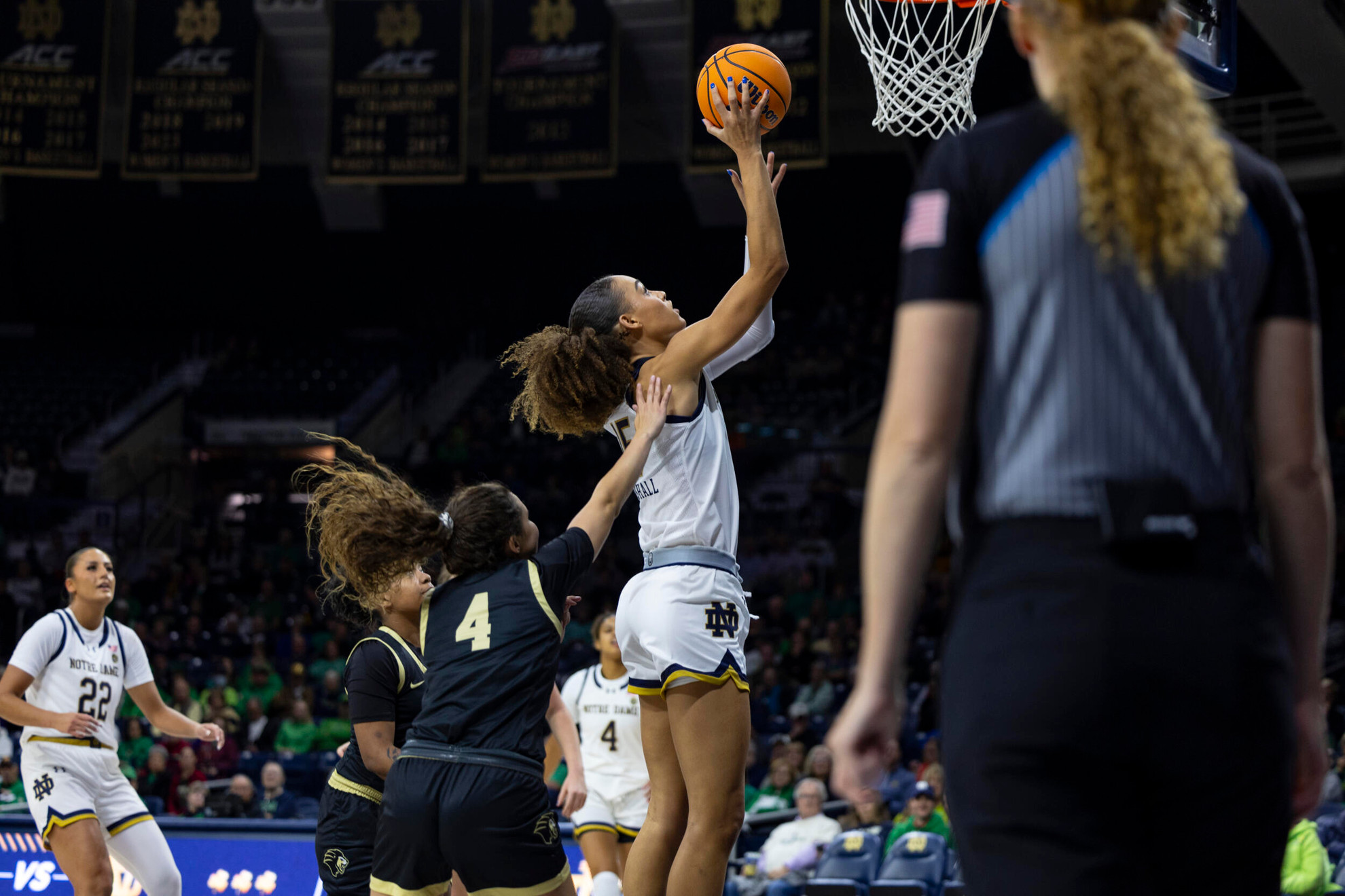 Hoops Heads to NJIT for a ‘Collective Homecoming’ Hoops Heads to NJIT for a ‘Collective Homecoming’