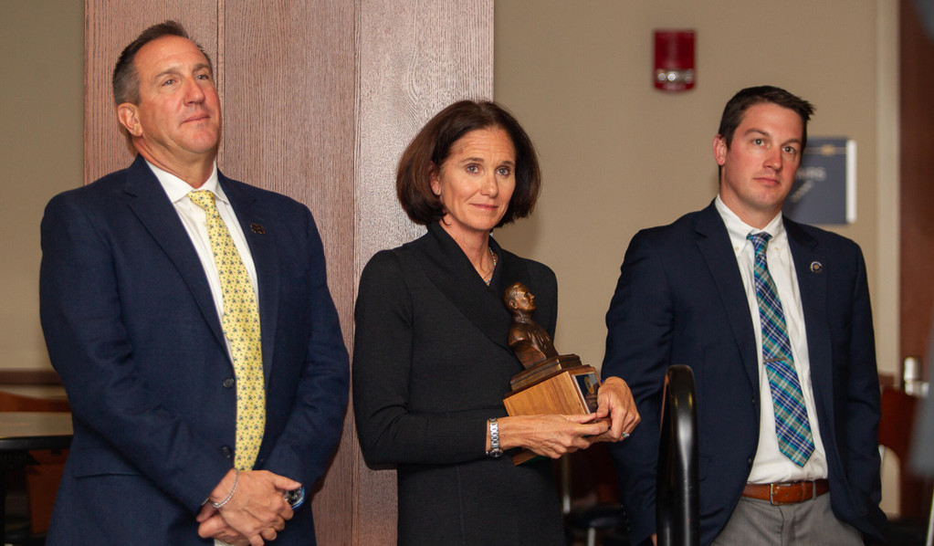 Notre Dame Fighting Irish - Official Athletics Website