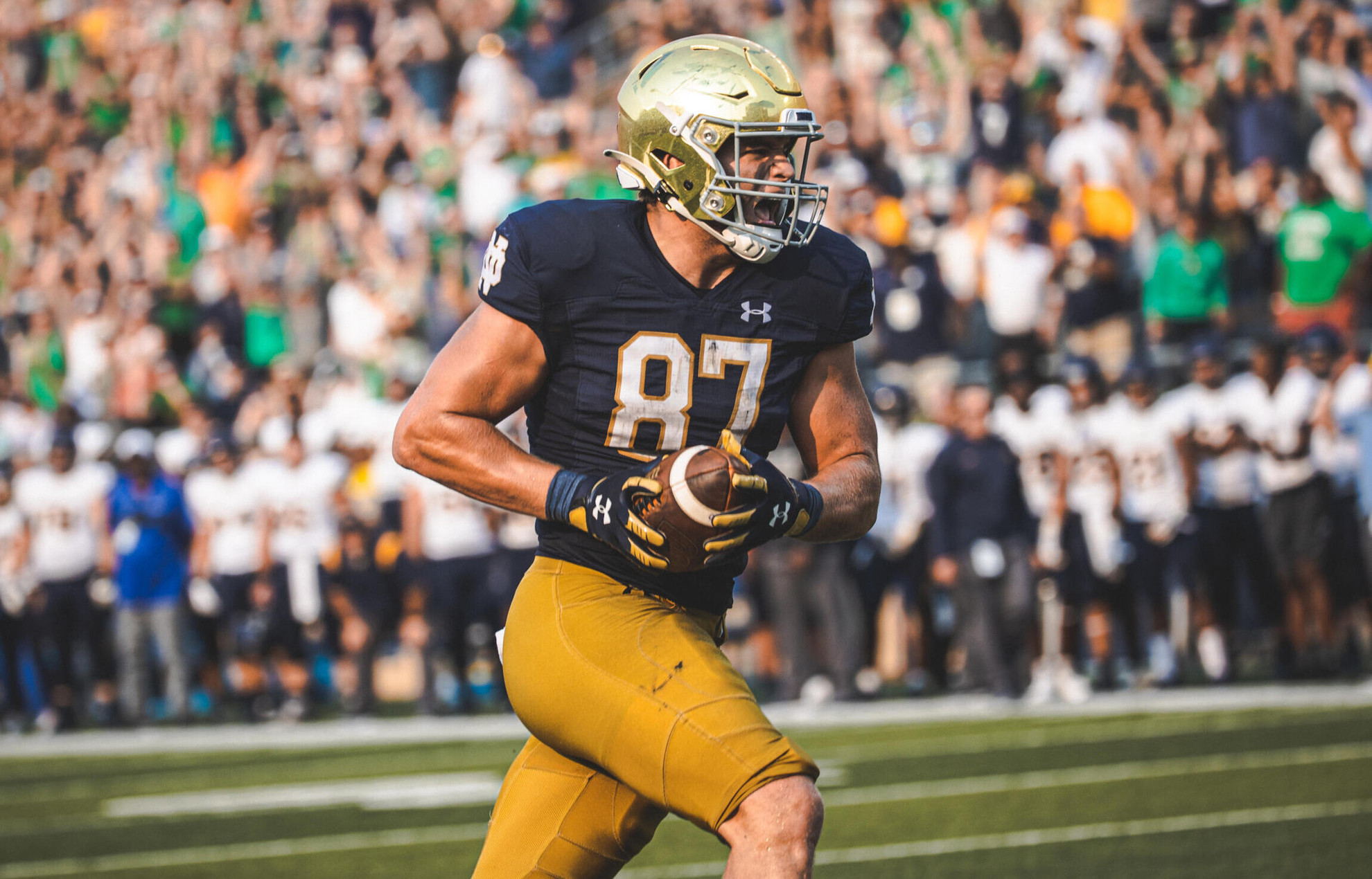 #8/#7 Irish Come From Behind to Beat Toledo, 32-29 #8/#7 Irish Come From Behind to Beat Toledo, 32-29
