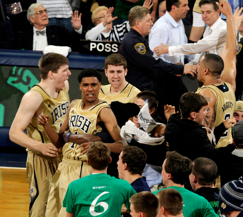No. 25 Notre Dame beats No. 11 Louisville in 5OT (AP)