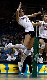 Irish Prep For Second Annual Dig For The Cure Notre Dame plays host to Pittsburgh on Oct. 12 for the program's second annual Dig for the Cure match.