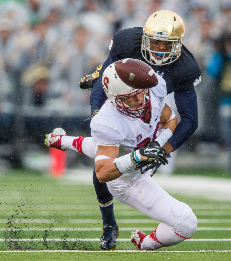 #9/8 Notre Dame 17, #14/13 Stanford 14 (USATSI)