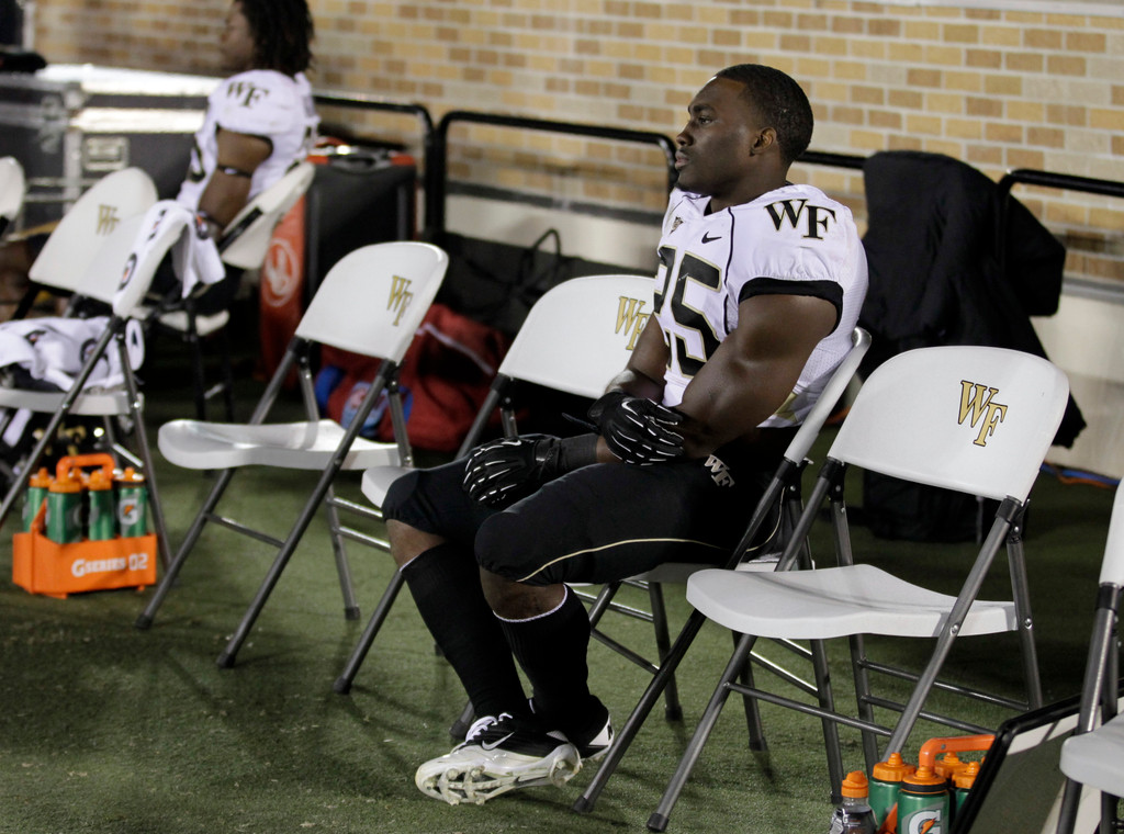 No. 3 Irish Remain Perfect, Overpower Wake Forest, 38-0 (AP)