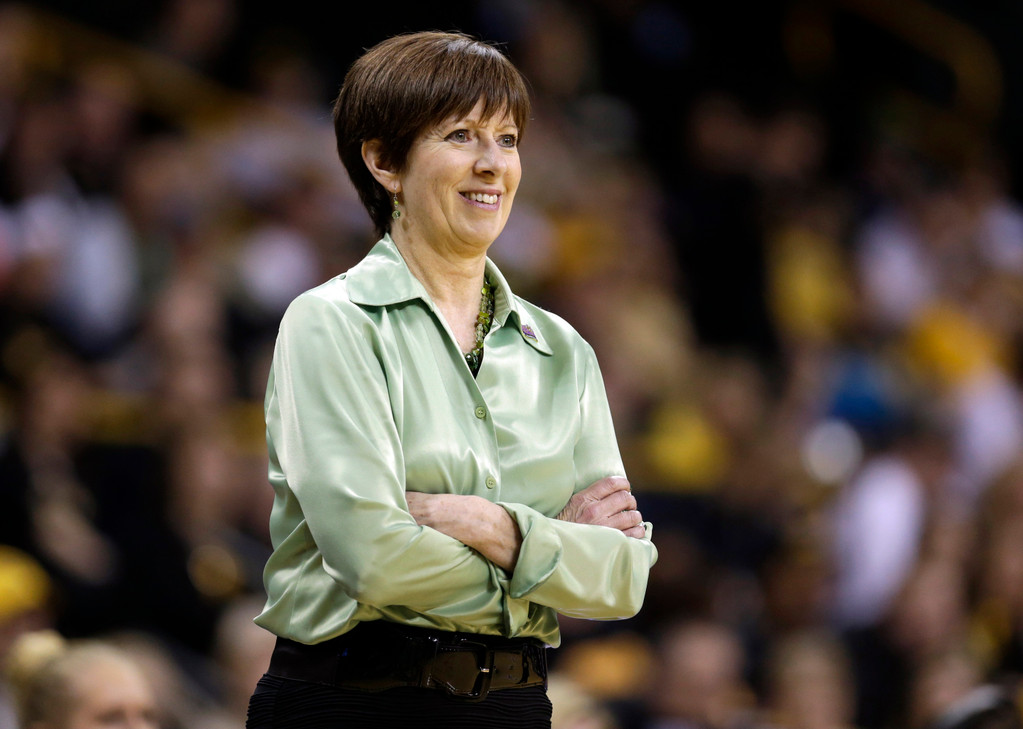 #2 Irish Overpower Iowa To Reach Sweet 16 (AP)