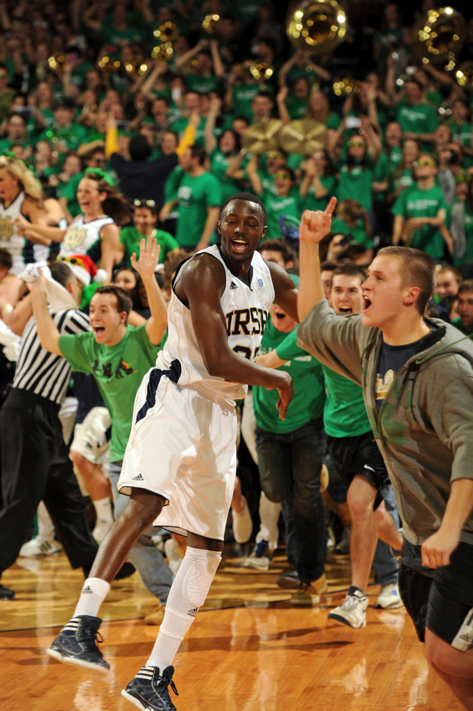 Irish Upset No. 1 Syracuse, 67-58 (AP)