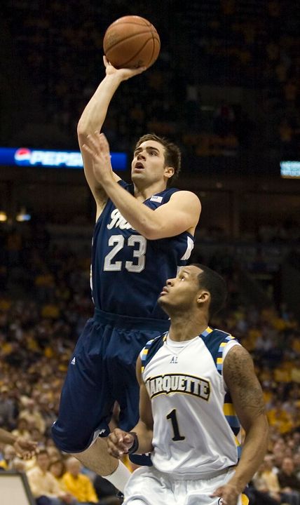 Kyle McAlarney goes up for a shot in the game against Marquette. (AP Photo/ Ron Kuenstler)