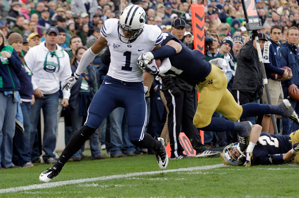 No. 5 Notre Dame Remains Unbeaten, Topping BYU 17-14 (AP)