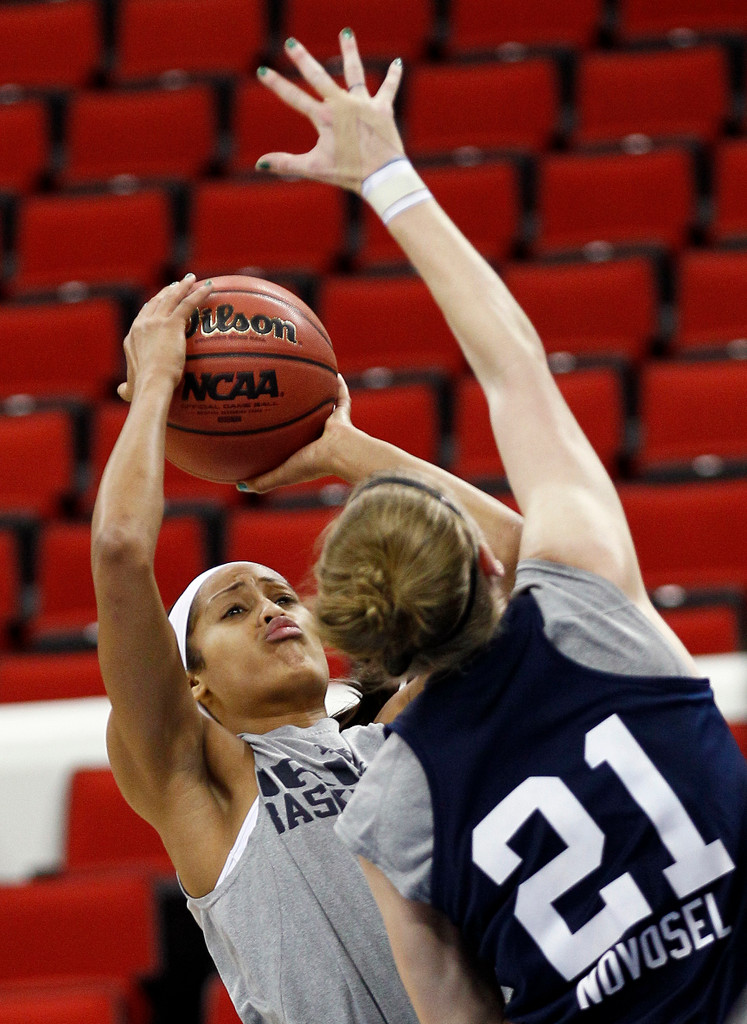 Notre Dame NCAA Sweet 16 Practice/Press Conference (AP)