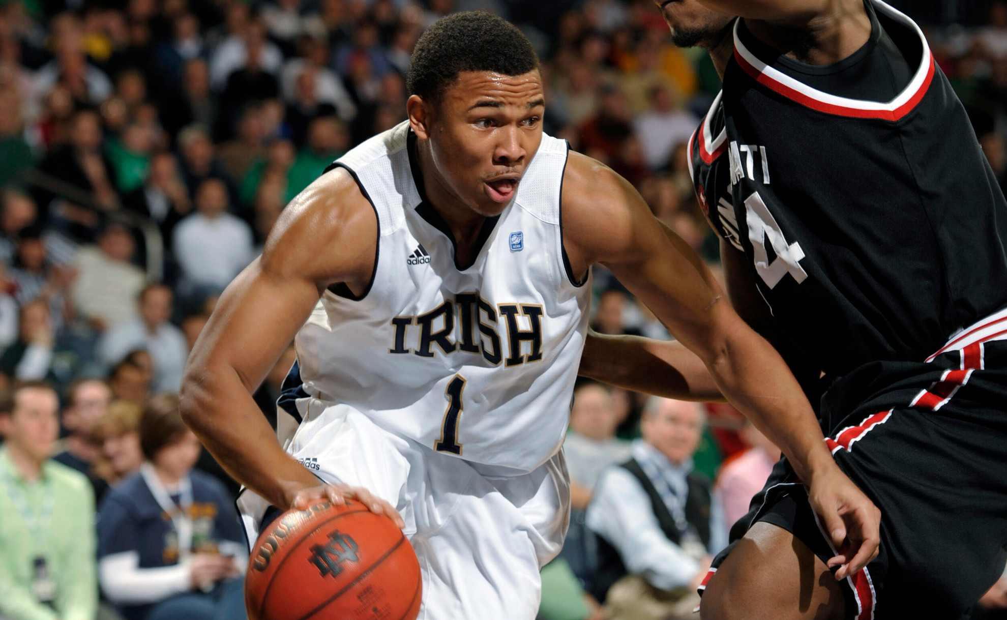 #16 Notre Dame Knocks Off #25 Cincinnati, 66-58 Cincinnati Notre Dame Basketball
