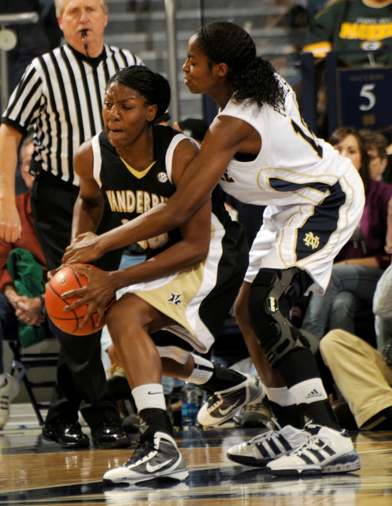 Notre Dame Tops Vanderbilt to Close 2009 :: Dec. 31, 2009