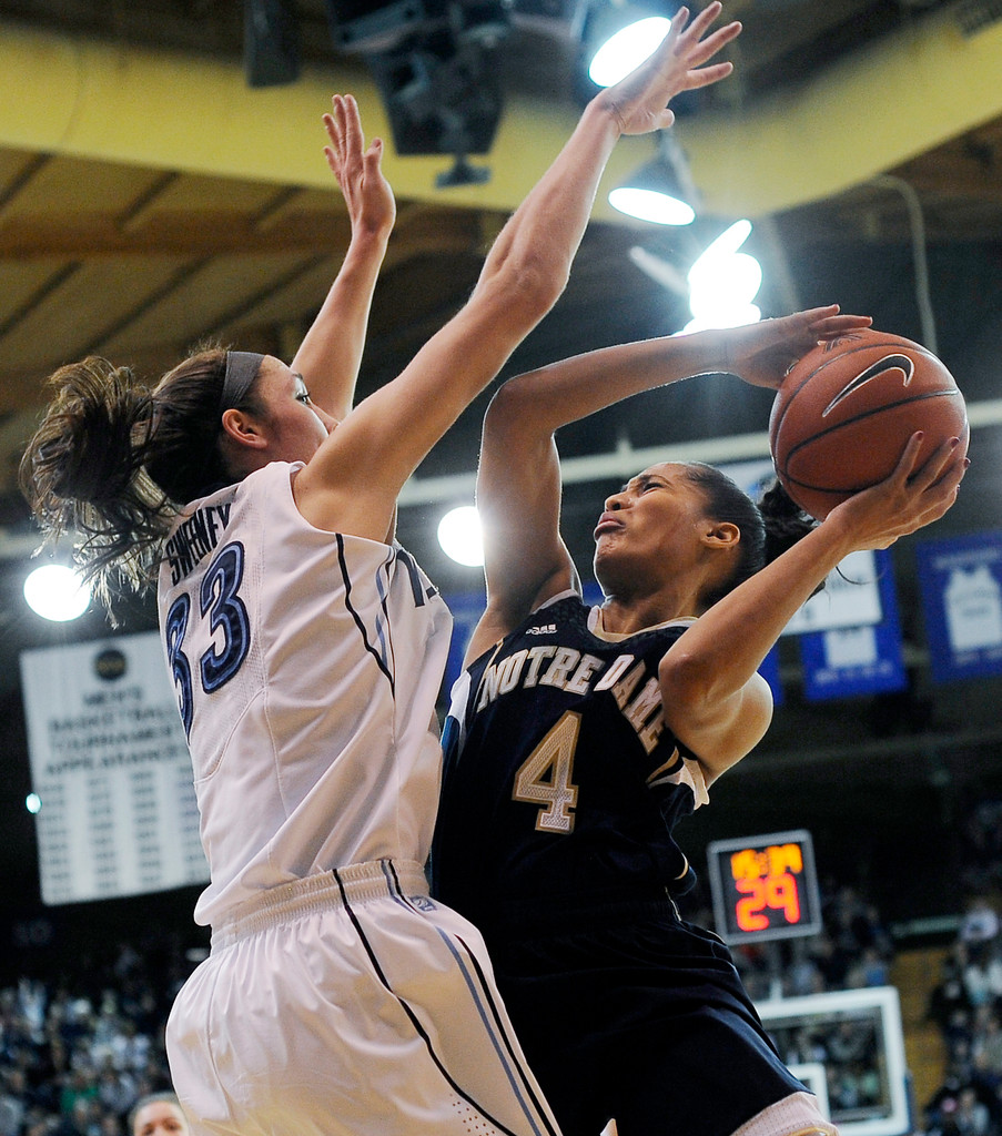 McGraw Wins 700th as WBB Tops Nova, 59-52 (AP)