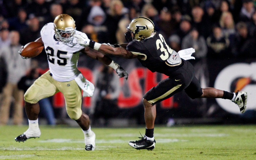 Irish Keep Rolling, Shut Down Purdue in 38-10 Triumph (AP)